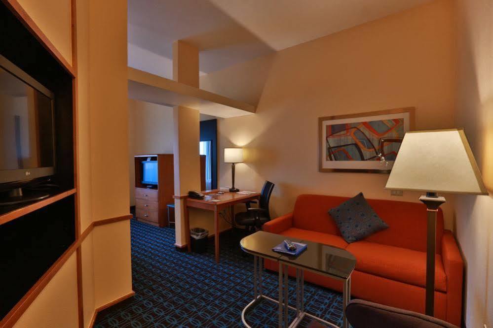 Fairfield Inn & Suites Burlington Exterior foto